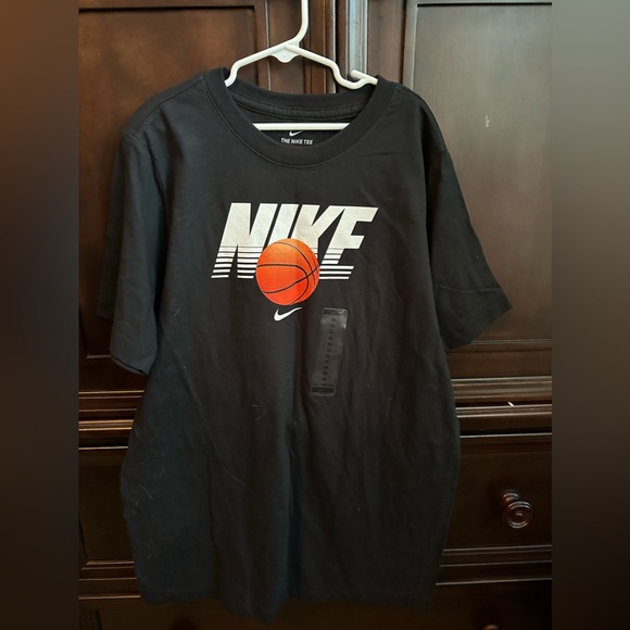 Nike Other - NWT Nike basketball tshirt YXL
